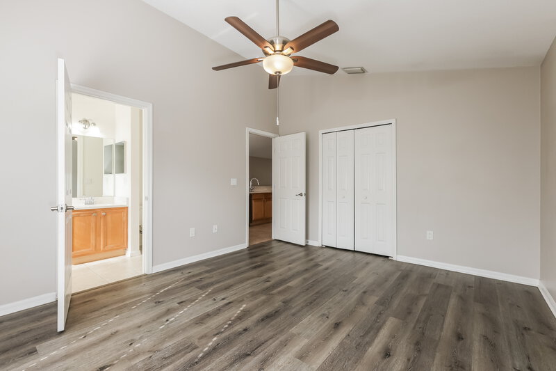 2,140/Mo, 11710 Mango Cross Ct Seffner, FL 33584 Main Bedroom View