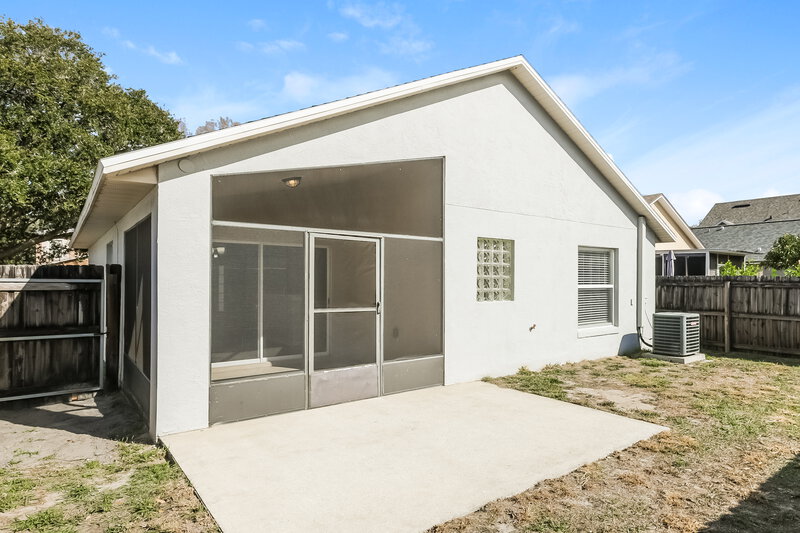 2,140/Mo, 11710 Mango Cross Ct Seffner, FL 33584 Rear View