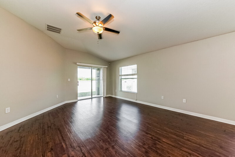 1,935/Mo, 1339 Pasadena Bloom Ln Ruskin, FL 33570 Living Room View 3