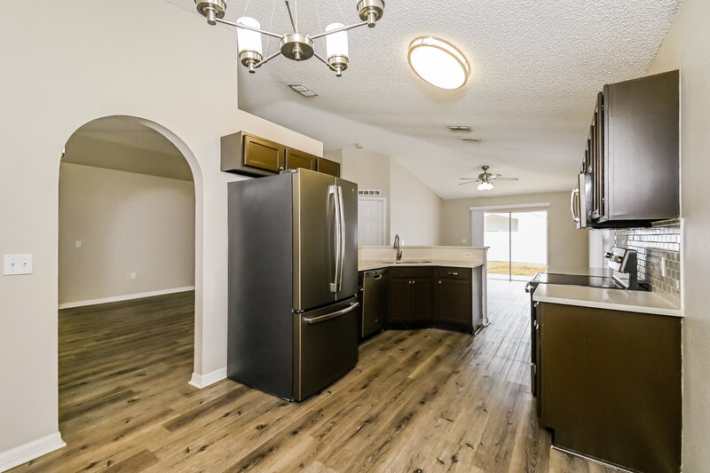 3,550/Mo, 12913 Brookcrest Place Riverview, FL 33578 Kitchen View 2