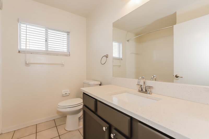 2,525/Mo, 12612 Early Run Ln Riverview, FL 33578 Bathroom View