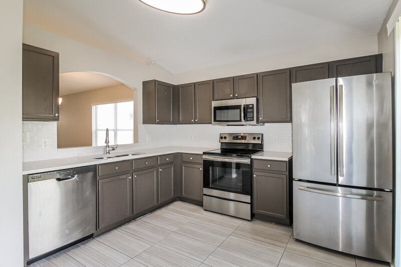 1,895/Mo, 18032 Birdwater Dr Tampa, FL 33647 Kitchen View