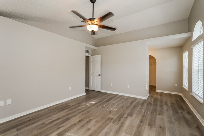 2,370/Mo, 30643 Birdhouse Dr Wesley Chapel, FL 33545 Main Bathroom View