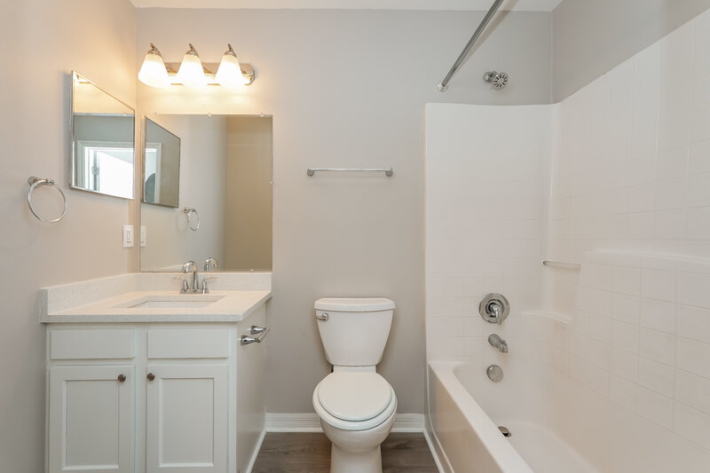 2,370/Mo, 30643 Birdhouse Dr Wesley Chapel, FL 33545 Main Bathroom View 2