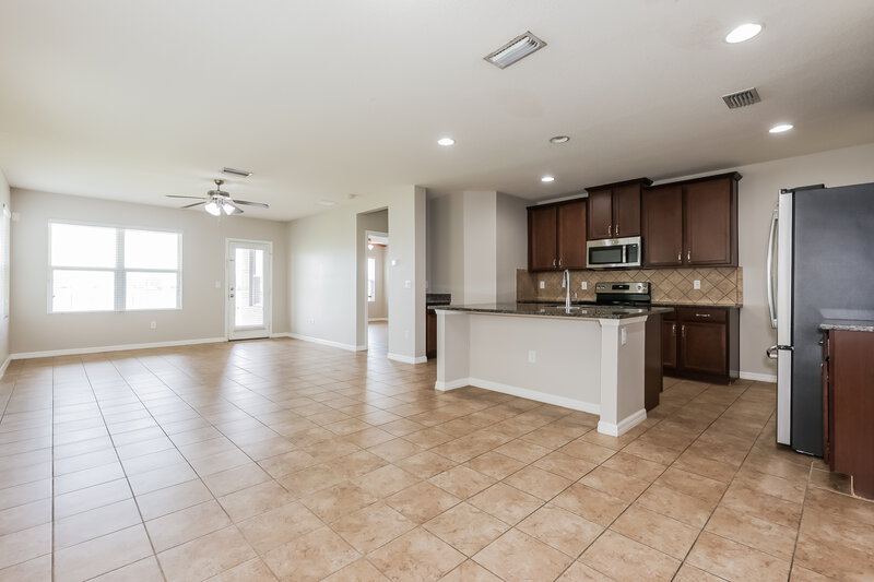 2,315/Mo, 10220 Newminster Loop Ruskin, FL 33573 Living Room View