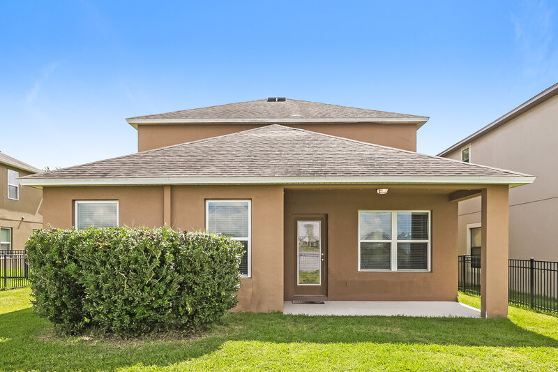 2,315/Mo, 10220 Newminster Loop Ruskin, FL 33573 Rear View