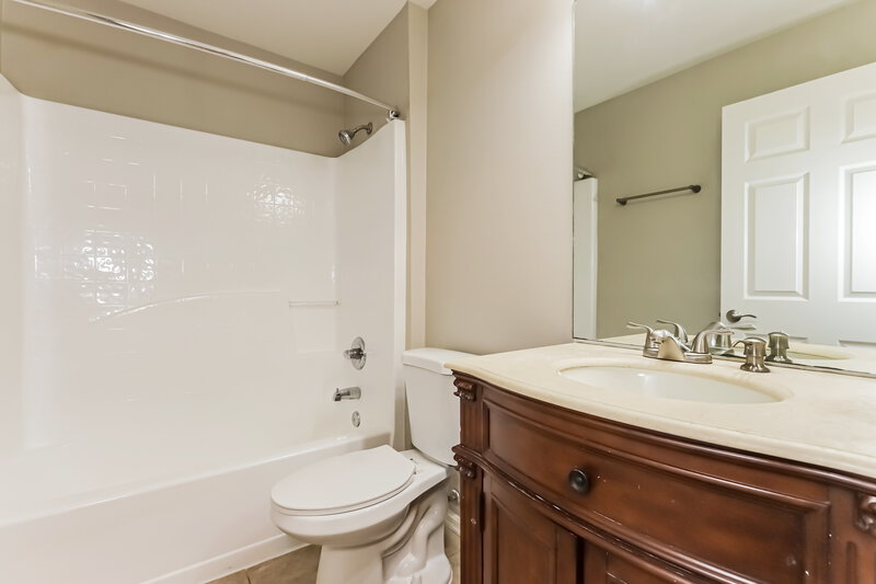 2,145/Mo, 25040 Hyde Park Blvd Land O Lakes, FL 34639 Main Bathroom View 2