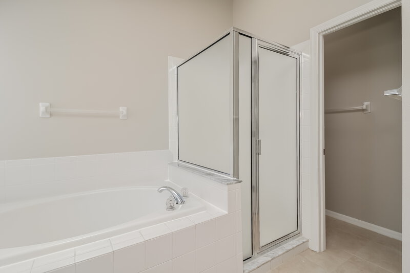 2,380/Mo, 11704 Pure Pebble Dr Riverview, FL 33569 Master Bathroom View 2