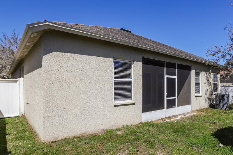 2,395/Mo, 427 Fern Gulley Dr Seffner, FL 33584 Rear View