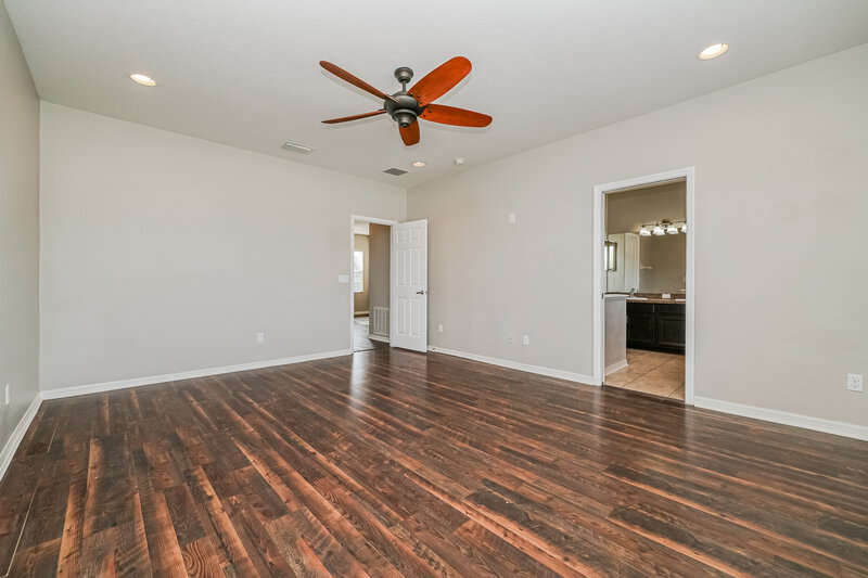 2,425/Mo, 908 Fern Leaf Drive Ruskin, FL 33570 Main Bedroom View 2