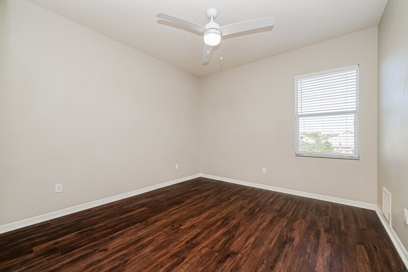 2,425/Mo, 908 Fern Leaf Drive Ruskin, FL 33570 Bedroom View 2