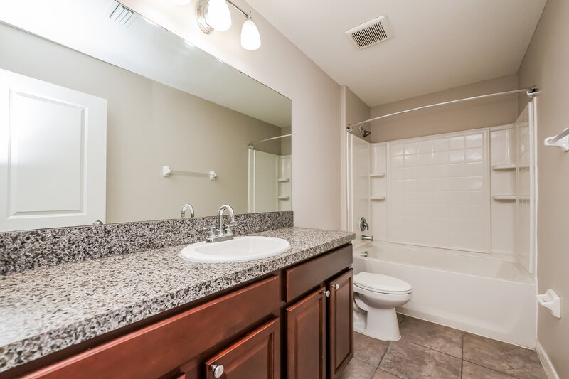 2,475/Mo, 1625 Climbing Dayflower Dr Ruskin, FL 33570 Bathroom View
