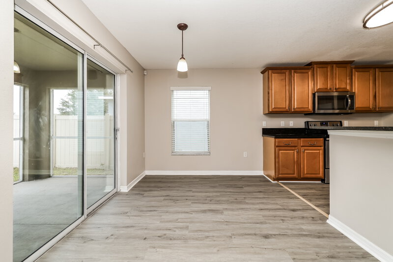 2,025/Mo, 7614 Maroon Peak Dr Ruskin, FL 33573 Breakfast Nook View