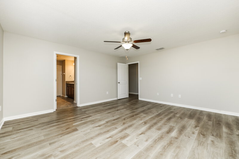 2,400/Mo, 8302 Cherry Branch Dr Ruskin, FL 33573 Main Bedroom View