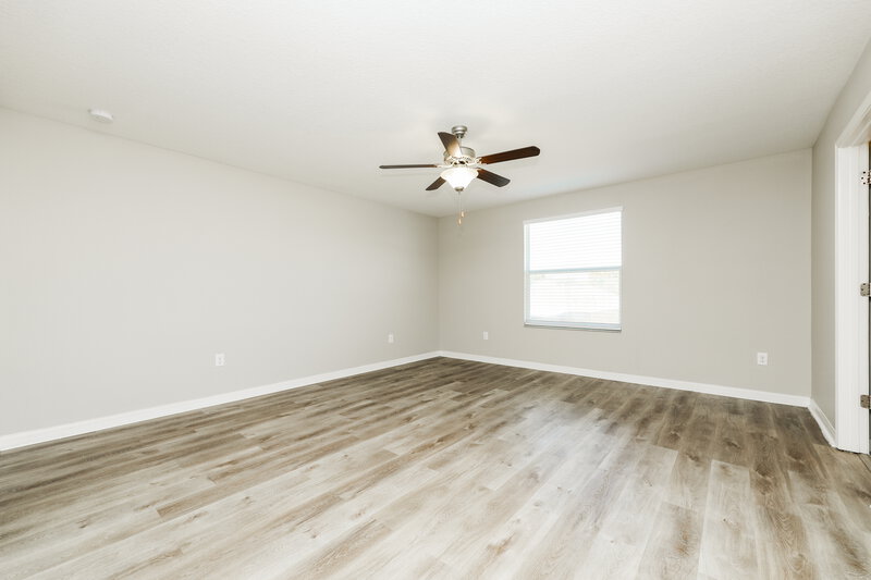 2,400/Mo, 8302 Cherry Branch Dr Ruskin, FL 33573 Main Bedroom View 2