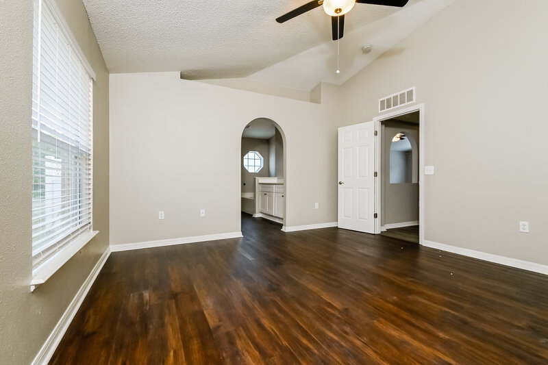 2,085/Mo, 1511 Alhambra Crest Dr Ruskin, FL 33570 Main Bedroom View 2