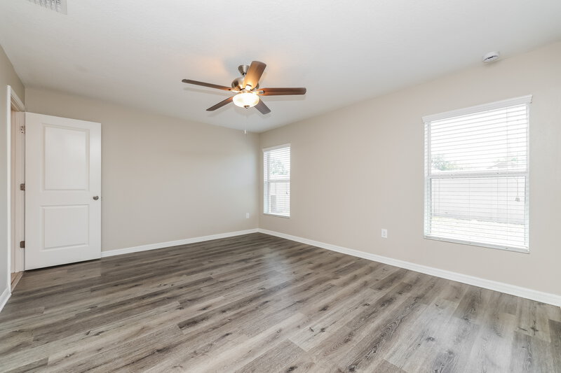 2,100/Mo, 1505 Climbing Dayflower Dr Ruskin, FL 33570 Main Bedroom View