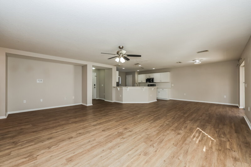 2,115/Mo, 10435 Frog Pond Dr Riverview, FL 33569 Living Room View 2