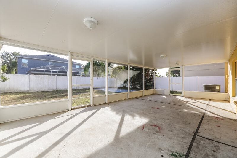 2,115/Mo, 10435 Frog Pond Dr Riverview, FL 33569 Sun Room View