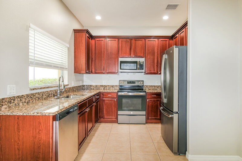 2,275/Mo, 4023 Braemere Dr Spring Hill, FL 34609 Kitchen View