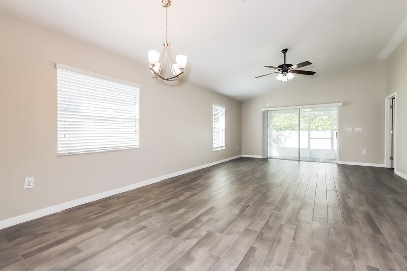 1,950/Mo, 1010 Chandler Snowden Ct Ruskin, FL 33570 Dining Room View 2