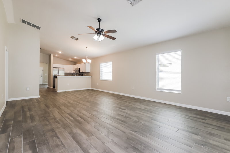 1,950/Mo, 1010 Chandler Snowden Ct Ruskin, FL 33570 Family Room View