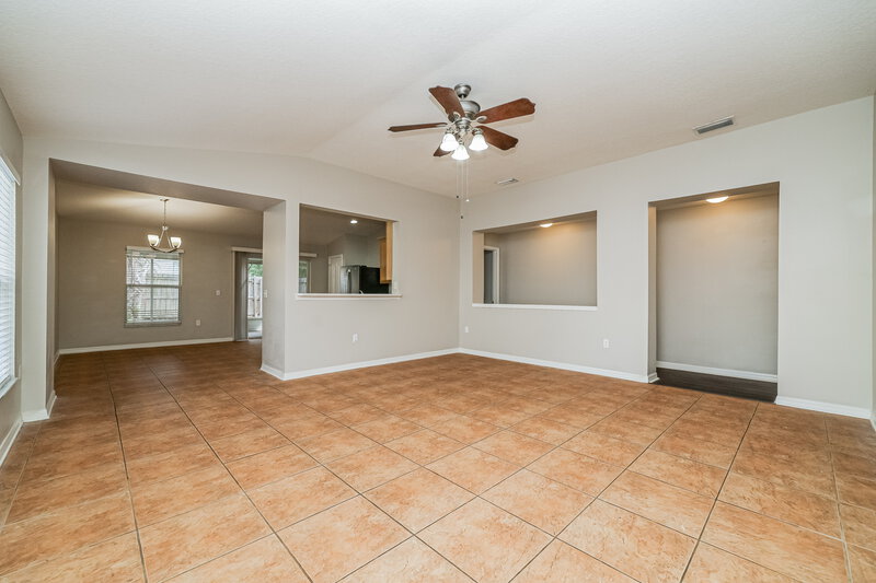 2,170/Mo, 10622 Boyette Creek Blvd Riverview, FL 33569 Living Room View 2