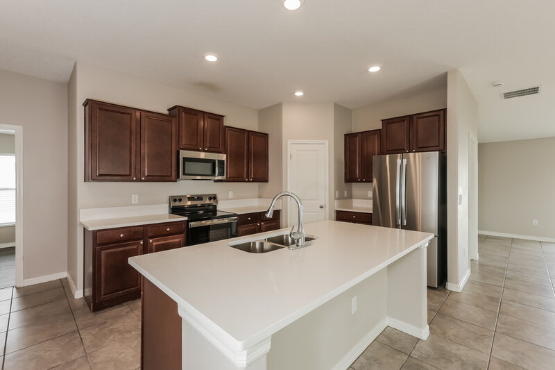 2,035/Mo, 6724 Trent Creek Dr Ruskin, FL 33573 Kitchen View 2