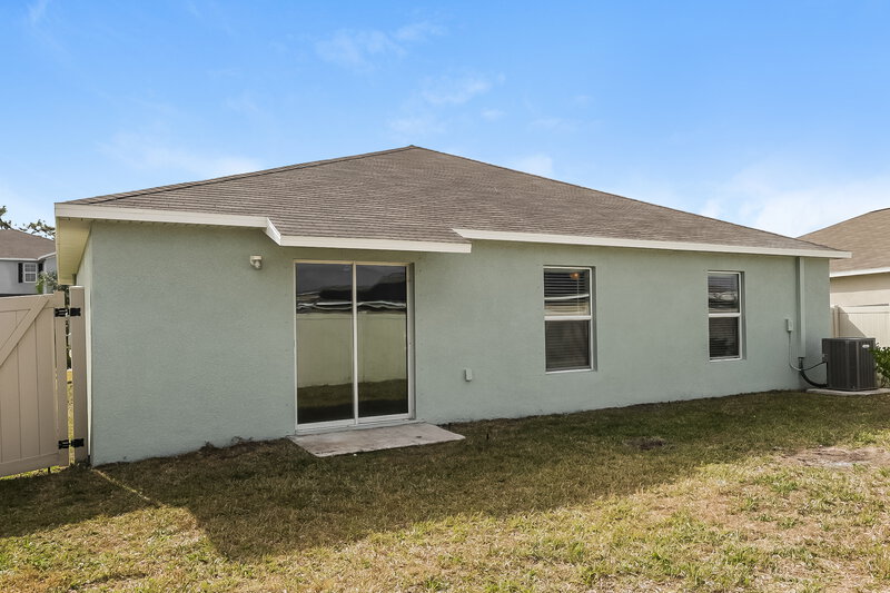 2,035/Mo, 6724 Trent Creek Dr Ruskin, FL 33573 Rear View