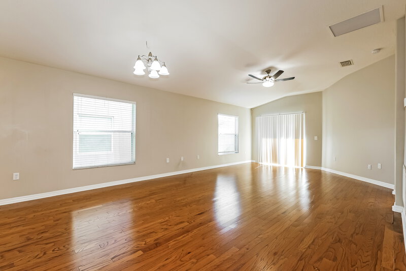 1,980/Mo, 7331 Lumber Port Drive Ruskin, FL 33573 Living Room View