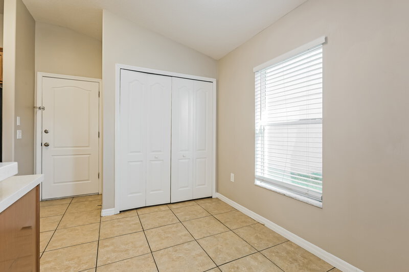 1,980/Mo, 7331 Lumber Port Drive Ruskin, FL 33573 Breakfast Nook View