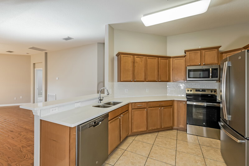 1,980/Mo, 7331 Lumber Port Drive Ruskin, FL 33573 Kitchen View 2