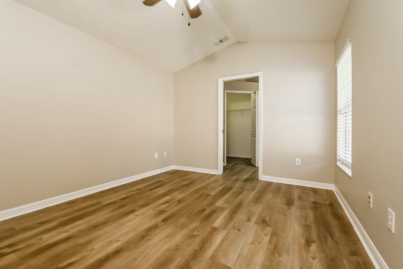 2,035/Mo, 6127 Skylarkcrest Dr Lithia, FL 33547 Main Bedroom View 2