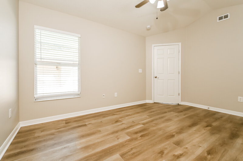 2,035/Mo, 6127 Skylarkcrest Dr Lithia, FL 33547 Main Bedroom View 3