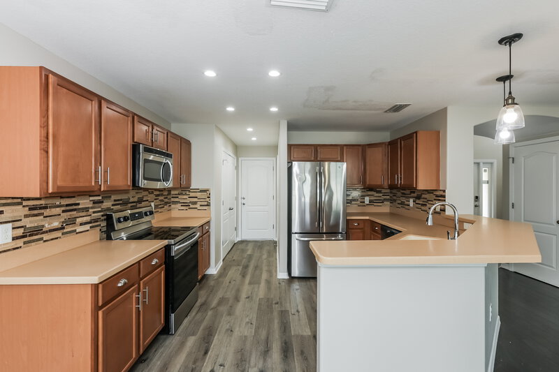 2,030/Mo, 7304 Lumber Port Dr Ruskin, FL 33573 Kitchen View