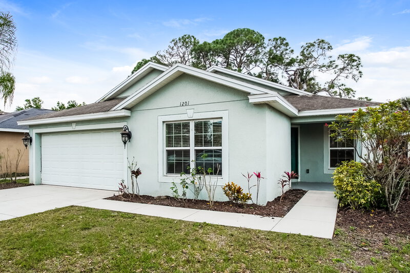 2,360/Mo, 1201 Sheridan Bay Dr Ruskin, FL 33570 Front View