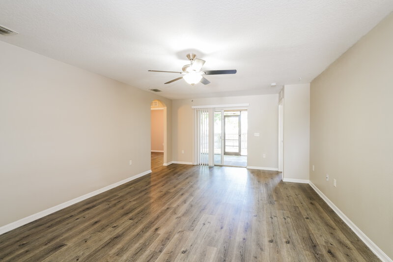 1,930/Mo, 1407 21st St SE Ruskin, FL 33570 Living Room View