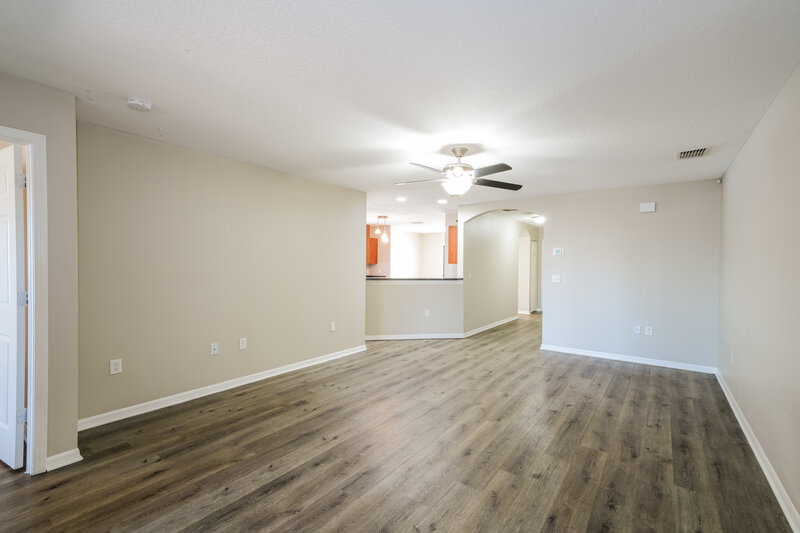 1,930/Mo, 1407 21st St SE Ruskin, FL 33570 Living Room View 2