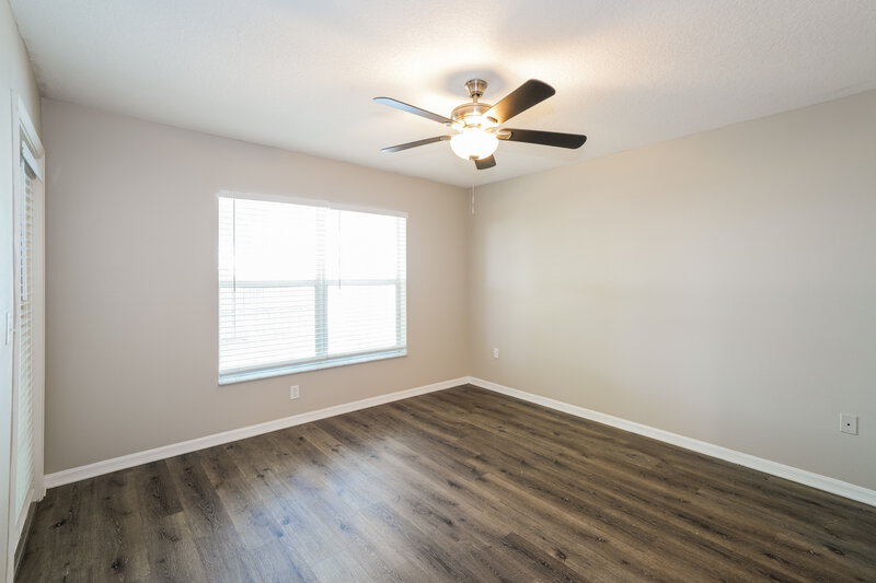 1,930/Mo, 1407 21st St SE Ruskin, FL 33570 Main Bedroom View