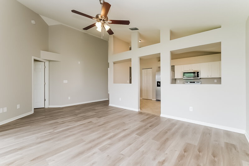 2,595/Mo, 1404 Lakehurst Way Brandon, FL 33511 Living Room View 2