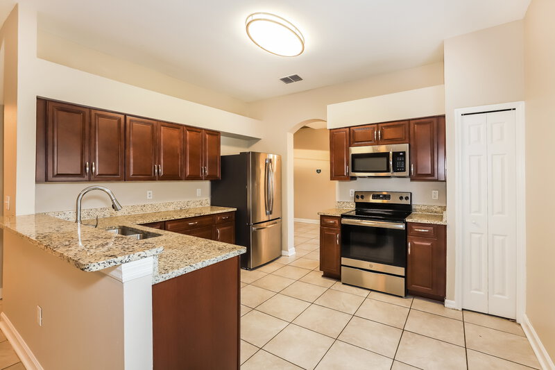 2,500/Mo, 1238 Alpine Lake Drive Brandon, FL 33511 Kitchen View