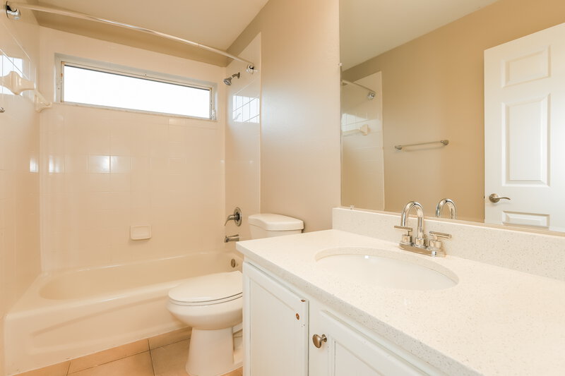 2,500/Mo, 1238 Alpine Lake Drive Brandon, FL 33511 Bathroom View
