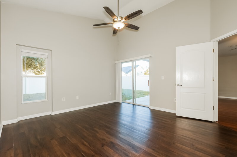 1,940/Mo, 905 15th St NE Ruskin, FL 33570 Main Bedroom View