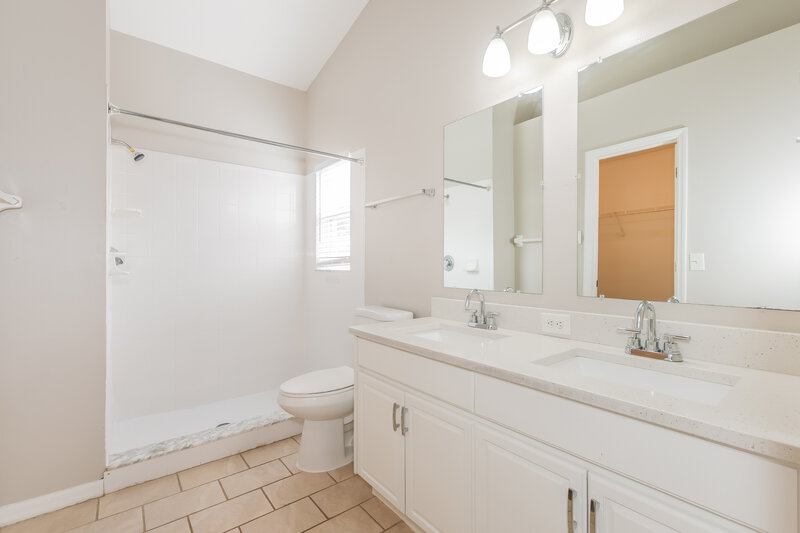 2,140/Mo, 10603 Deepbrook Dr Riverview, FL 33569 Main Bathroom View