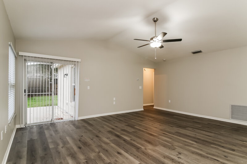 2,505/Mo, 2412 Cattleman Dr Brandon, FL 33511 Living Room View