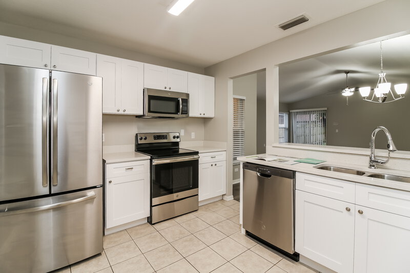 2,505/Mo, 2412 Cattleman Dr Brandon, FL 33511 Kitchen View