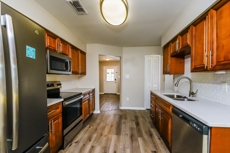 2,185/Mo, 510 Oak Creek Dr Brandon, FL 33511 Misc View 6