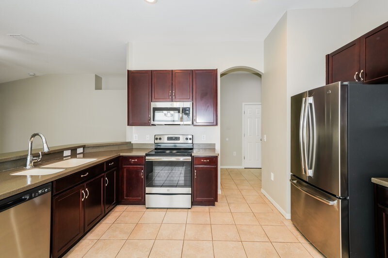 2,470/Mo, 423 Fern Gulley Dr Seffner, FL 33584 Kitchen View