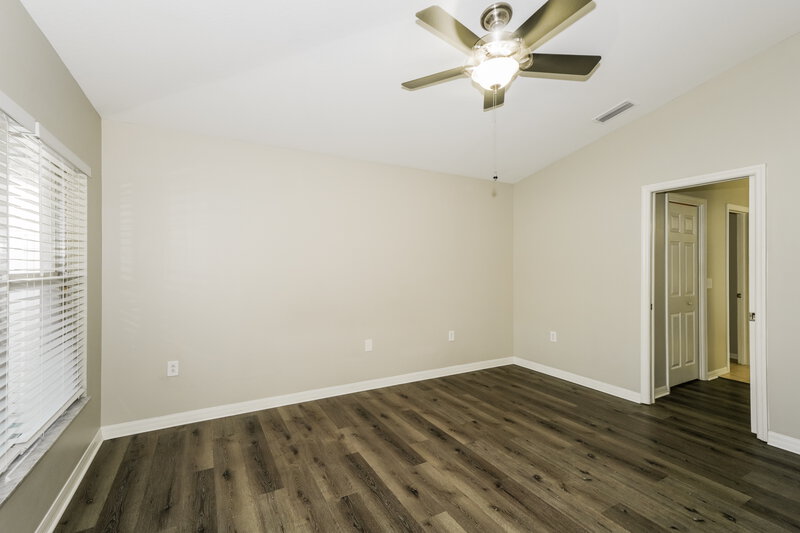 2,470/Mo, 423 Fern Gulley Dr Seffner, FL 33584 Main Bedroom View 2