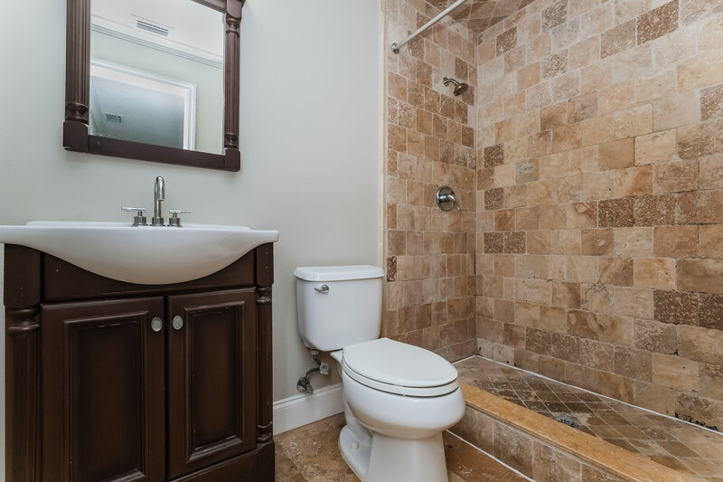2,100/Mo, 3116 Bigelow Dr Holiday, FL 34691 Main Bathroom View